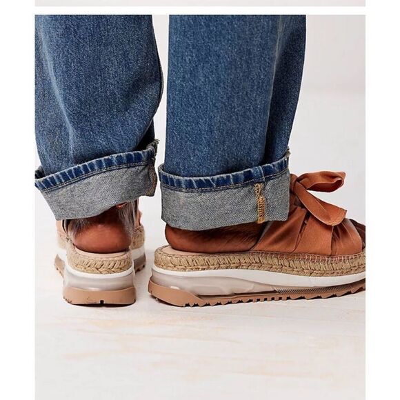 Free People Chaplin Sport Sandal Size 5.5 (36) in Pancake Colorway NIB - Picture 4 of 10